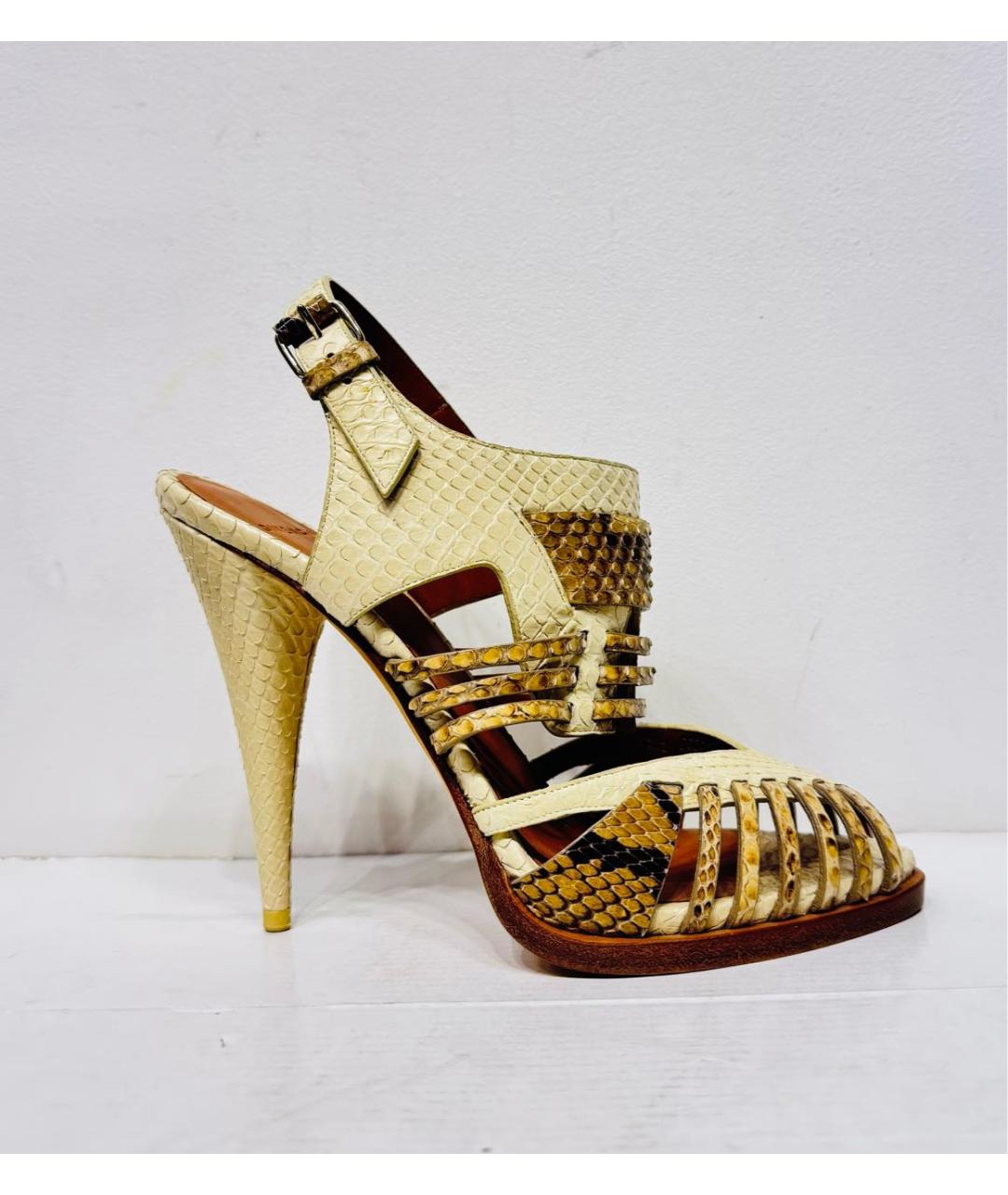 GIVENCHY Бежевые босоножки из экзотической кожи, фото 9