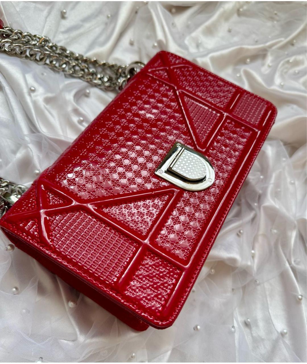 CHRISTIAN DIOR Красная сумка через плечо из лакированной кожи, фото 3