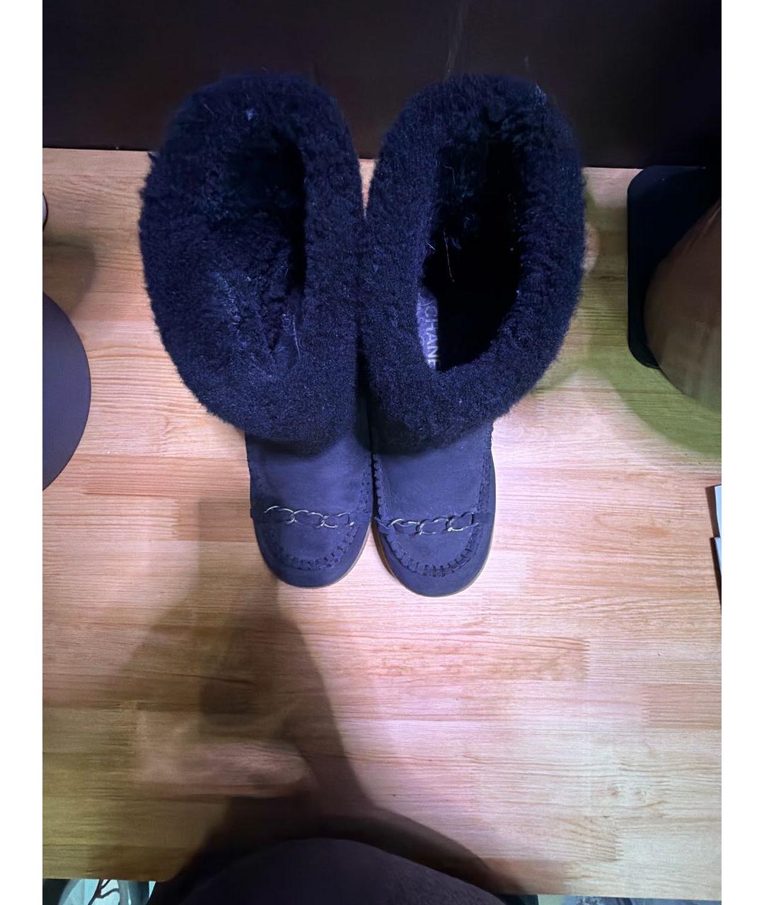 CHANEL Черные замшевые сапоги, фото 3