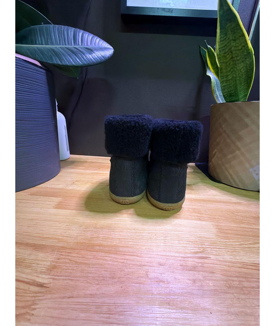 CHANEL Черные замшевые сапоги, фото 4