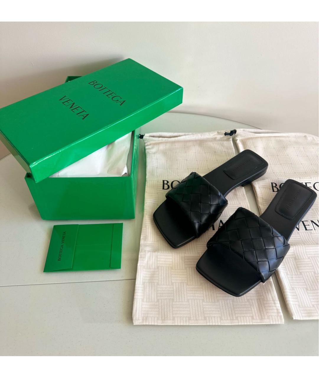 BOTTEGA VENETA Черные кожаные шлепанцы, фото 6