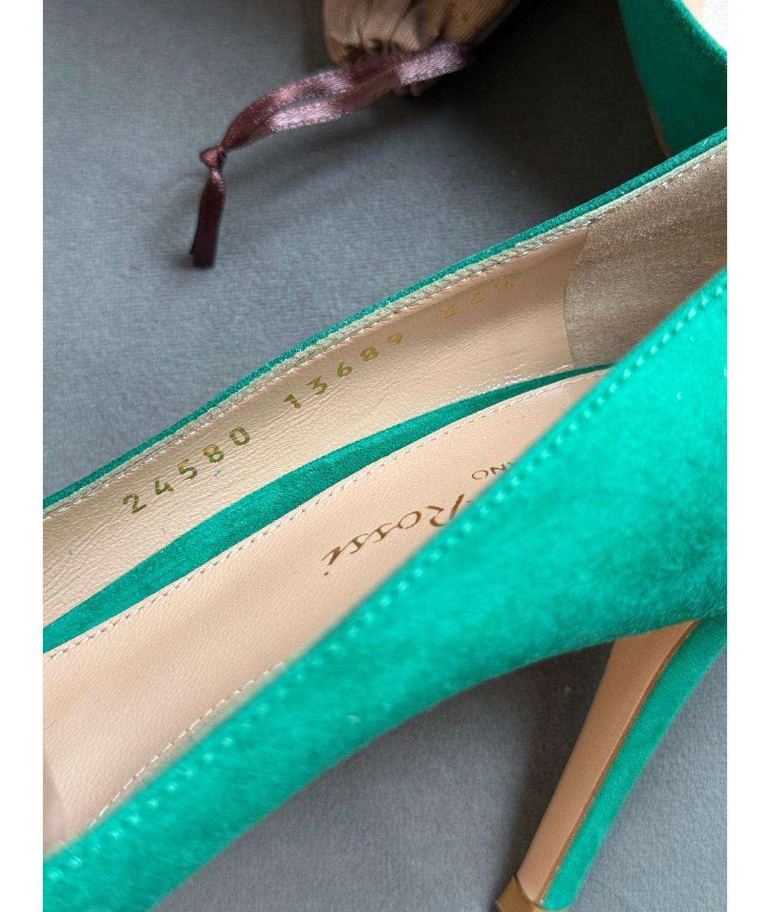 GIANVITO ROSSI Зеленые замшевые лодочки на низком каблуке, фото 5