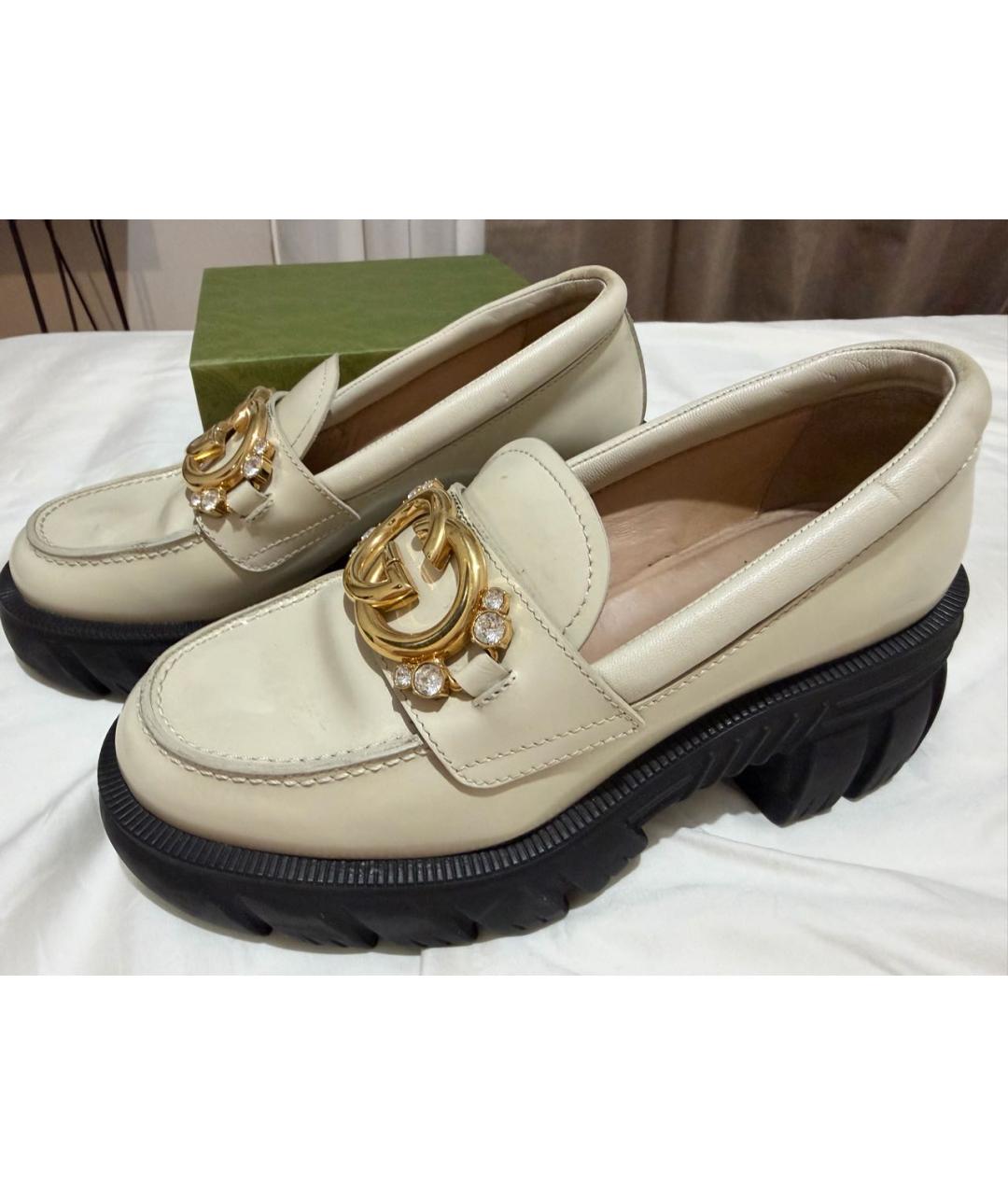 GUCCI Бежевые лоферы из лакированной кожи, фото 2