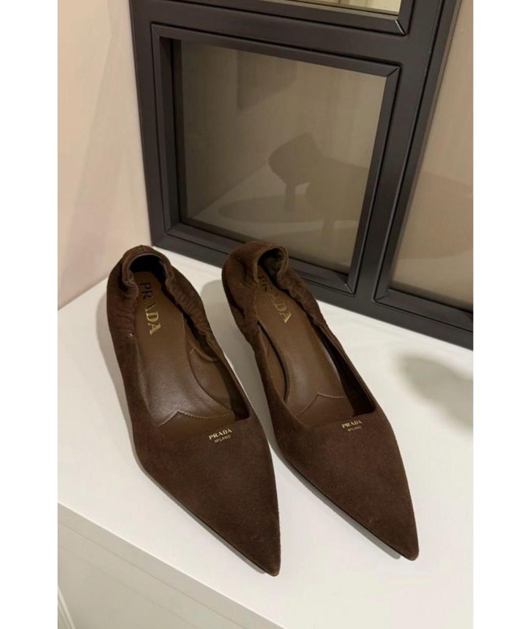 PRADA Коричневые замшевые туфли, фото 2