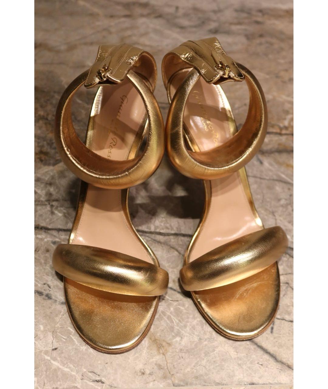 GIANVITO ROSSI Золотые кожаные босоножки, фото 3
