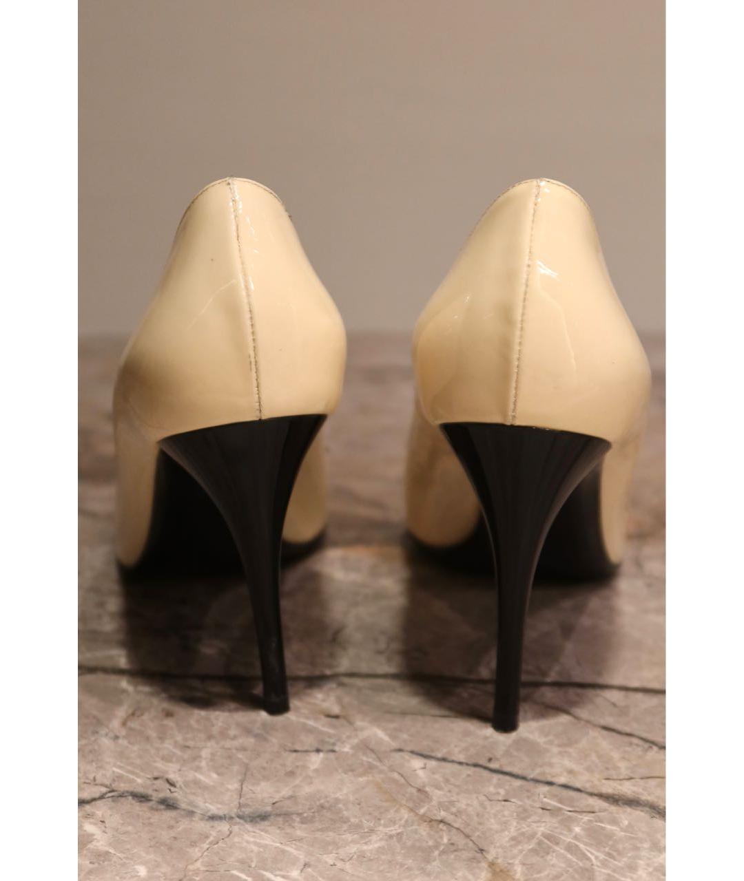 SAINT LAURENT Бежевые туфли из лакированной кожи, фото 4