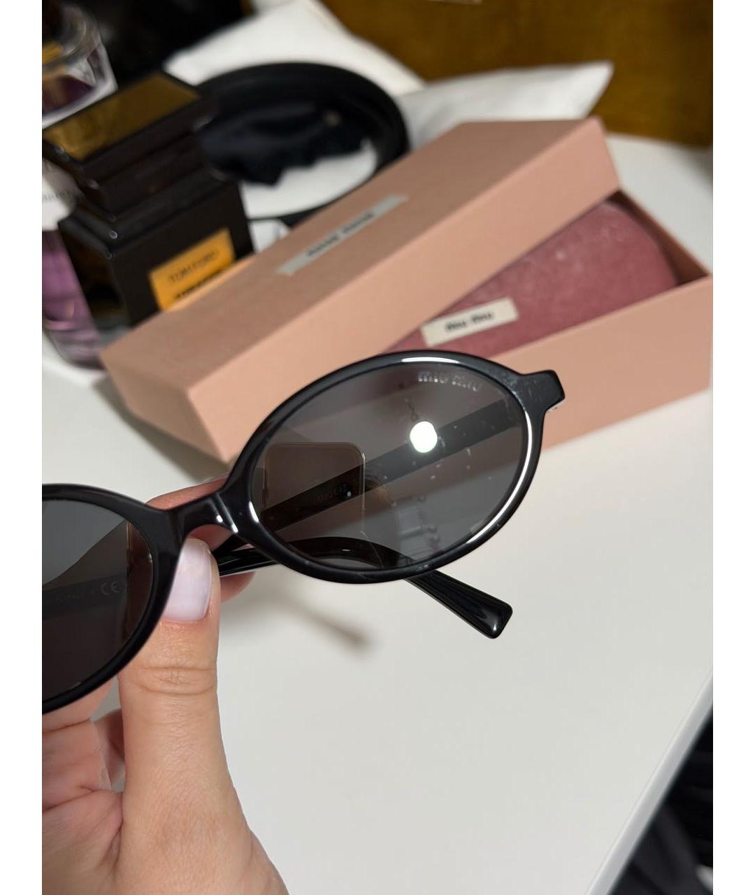MIU MIU Черные пластиковые солнцезащитные очки, фото 5