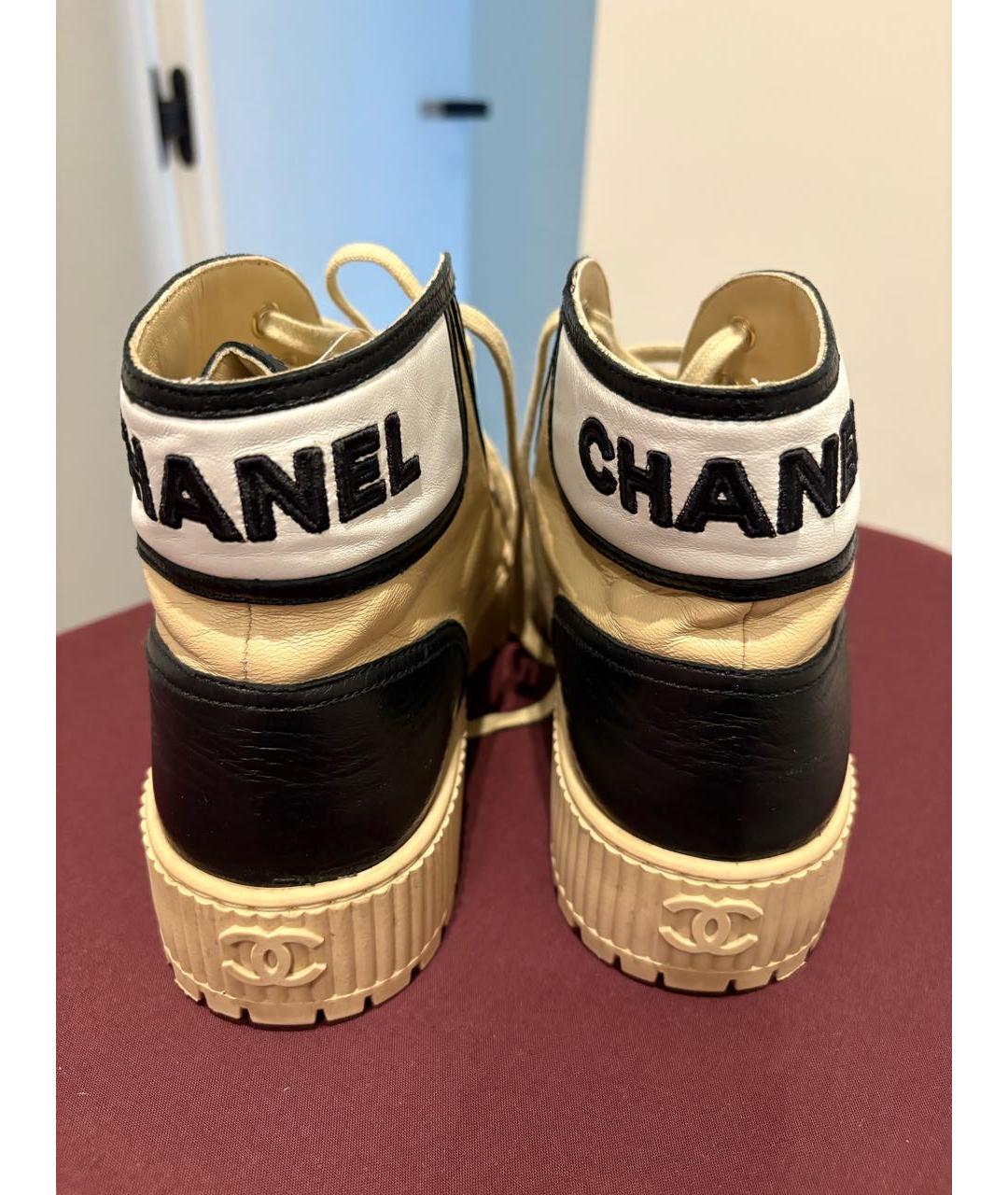 CHANEL Бежевые кожаные кроссовки, фото 3