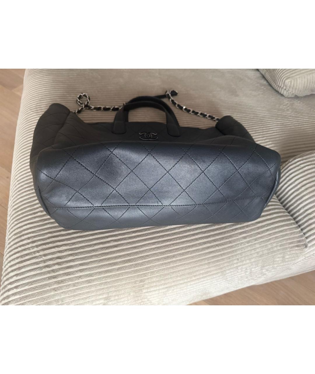 CHANEL Черная кожаная сумка тоут, фото 6