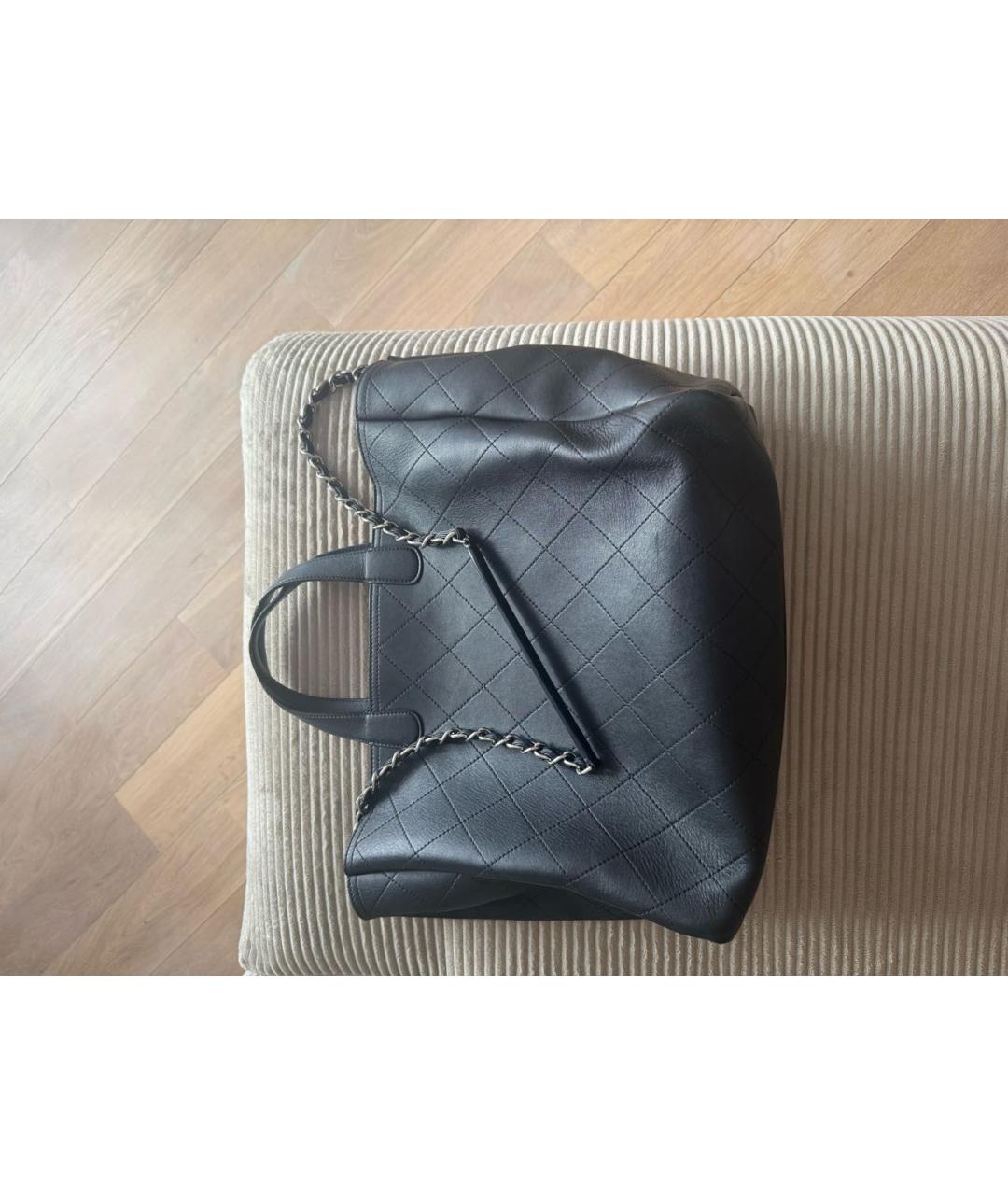 CHANEL Черная кожаная сумка тоут, фото 2