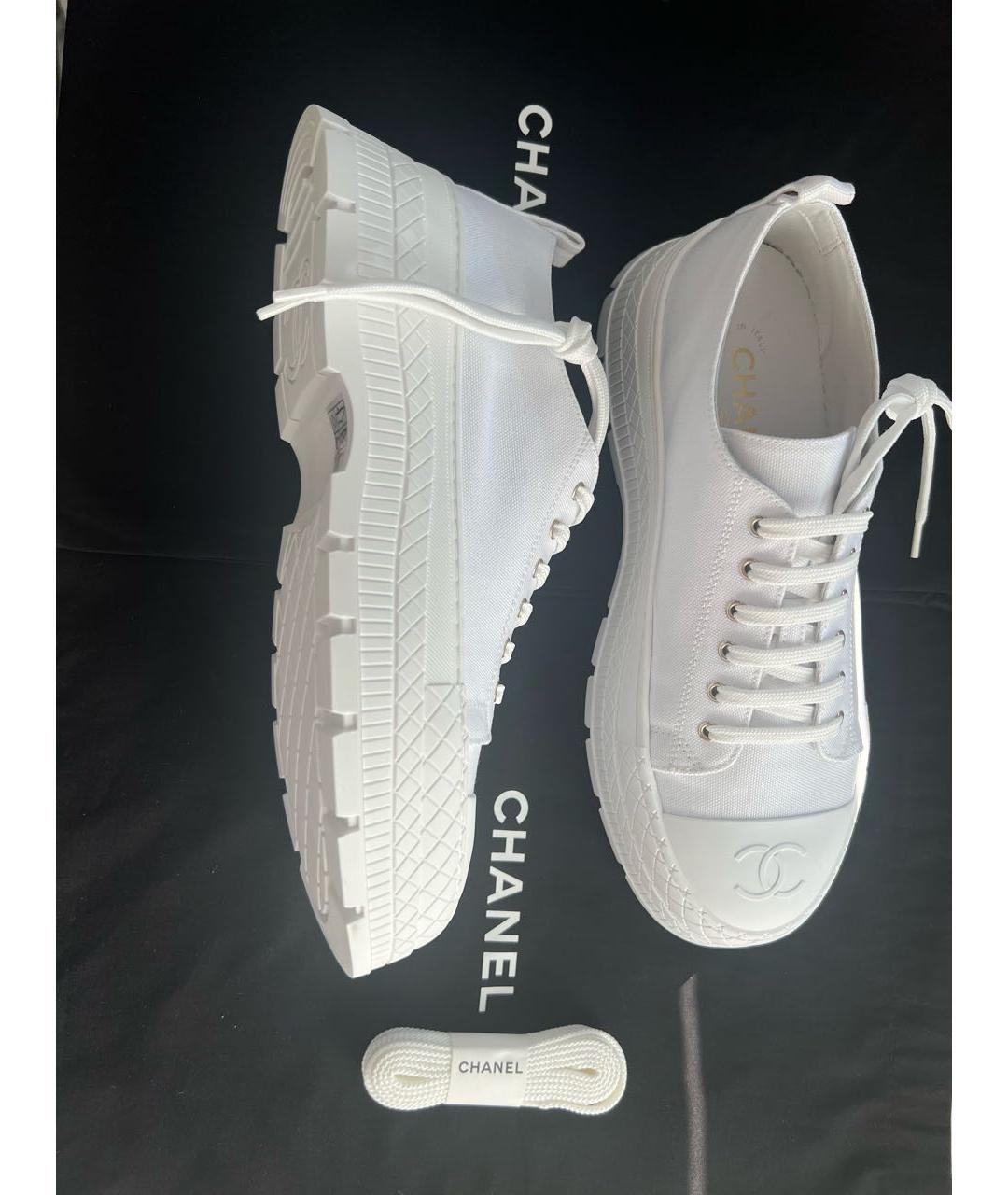CHANEL Белые текстильные кеды, фото 1
