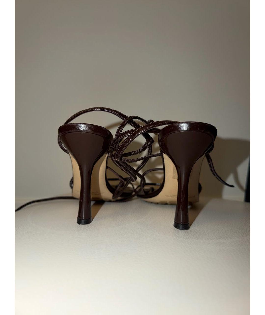 BOTTEGA VENETA Коричневые кожаные босоножки, фото 4