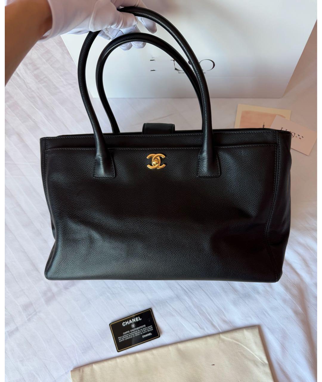 CHANEL Черная кожаная сумка тоут, фото 2