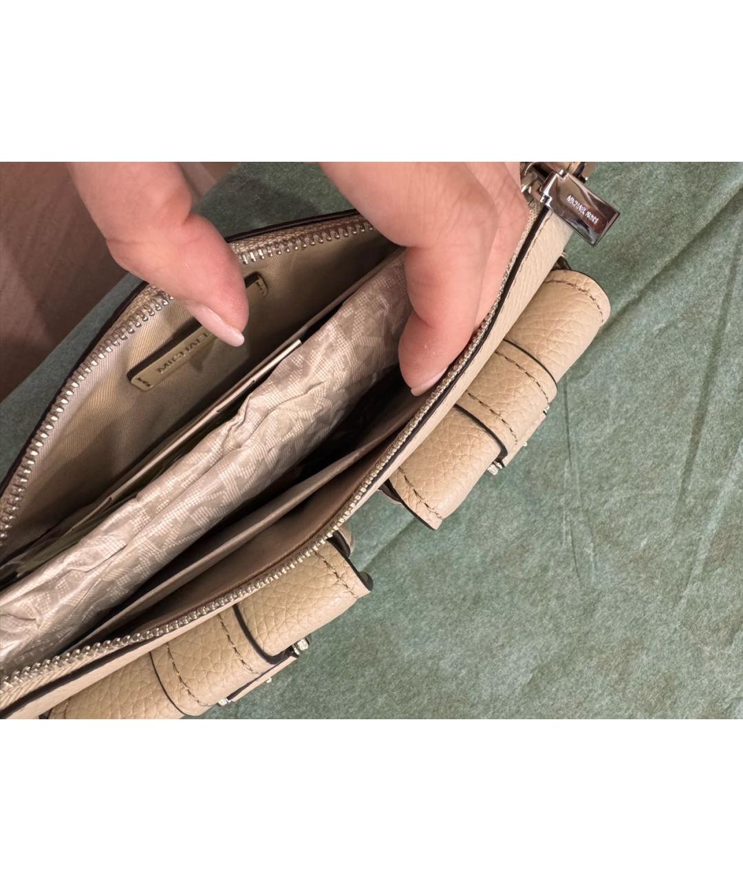 MICHAEL KORS Бежевая кожаная сумка с короткими ручками, фото 6