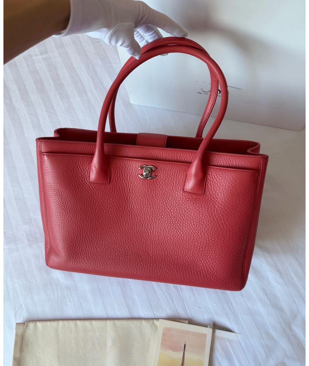 CHANEL Коралловая кожаная сумка тоут, фото 5