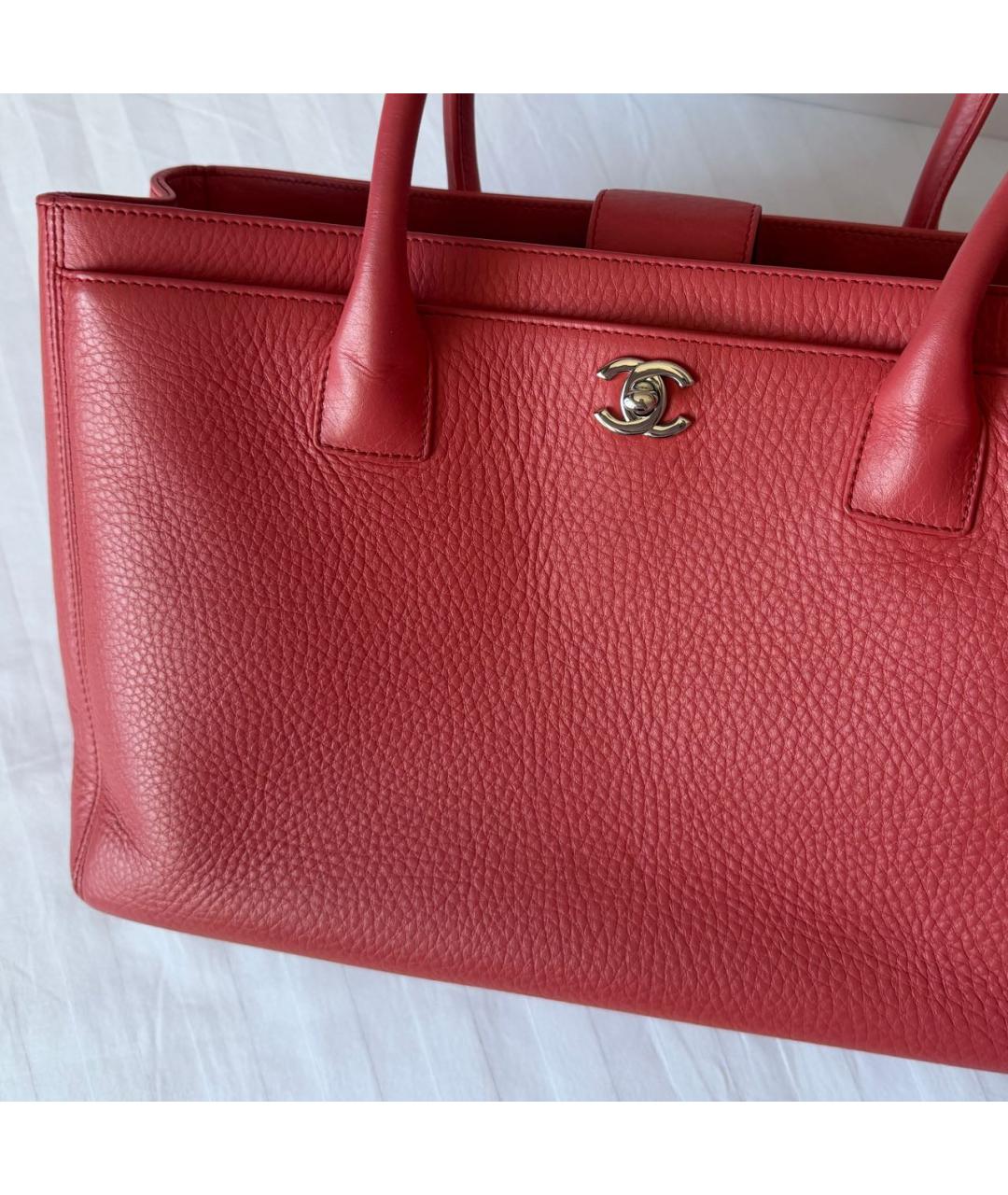 CHANEL Коралловая кожаная сумка тоут, фото 4