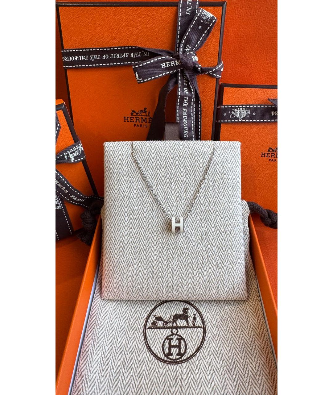 HERMES Белая металлическая подвеска, фото 4