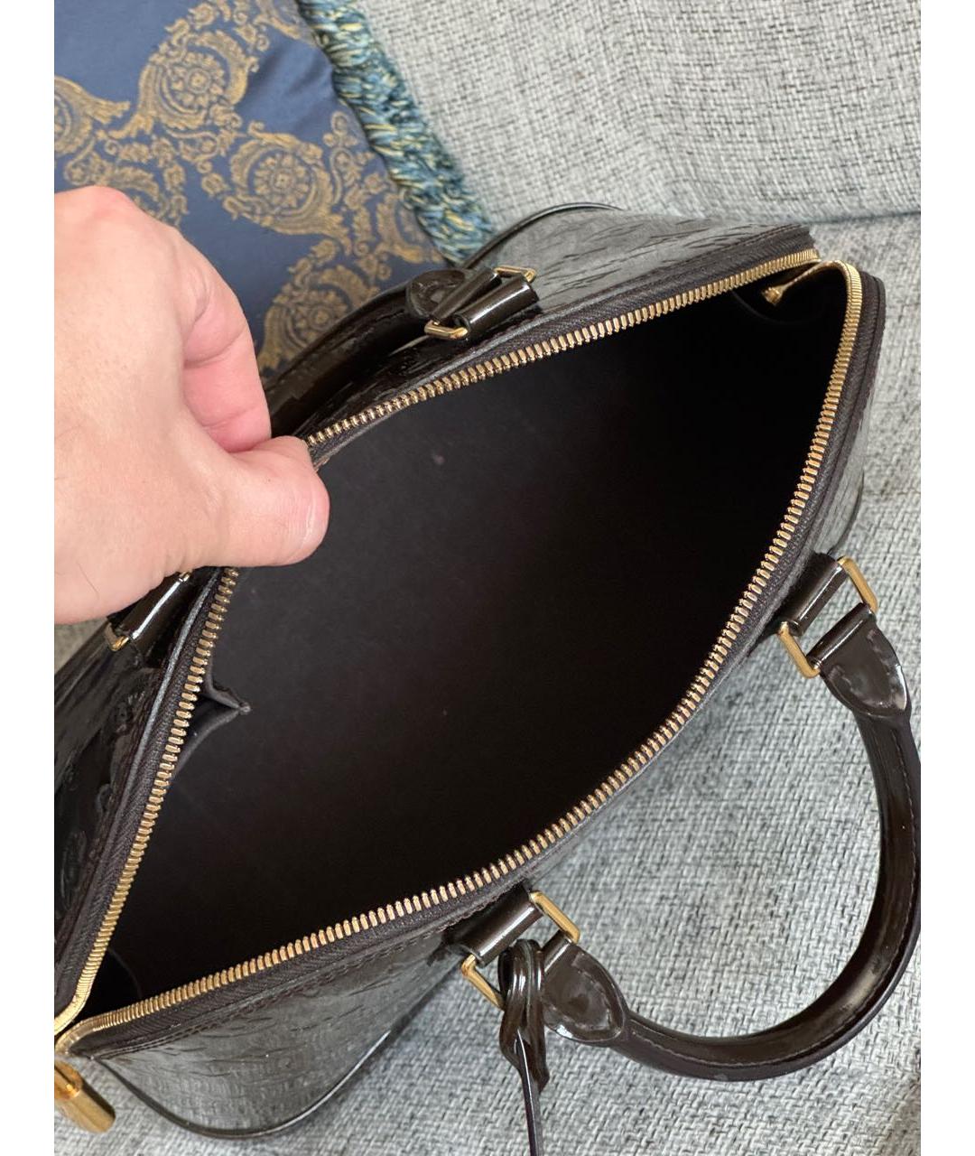 LOUIS VUITTON Коричневая сумка с короткими ручками из лакированной кожи, фото 7