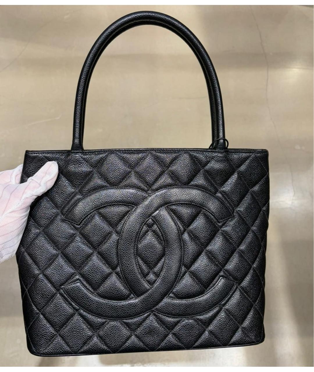 CHANEL Черная кожаная сумка тоут, фото 6