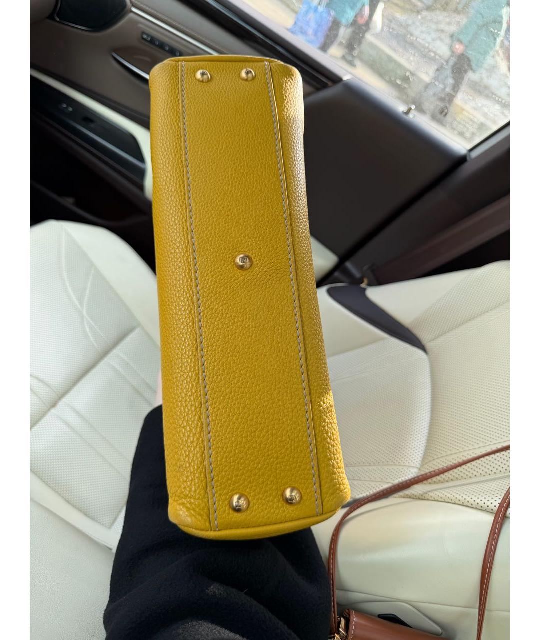 FENDI Горчичная кожаная сумка с короткими ручками, фото 2