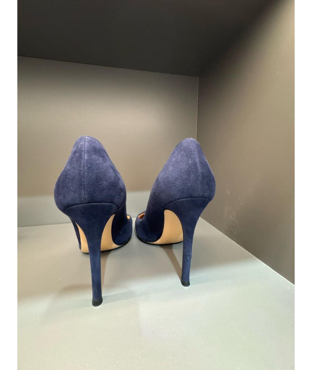 GIANVITO ROSSI Темно-синие замшевые туфли, фото 4