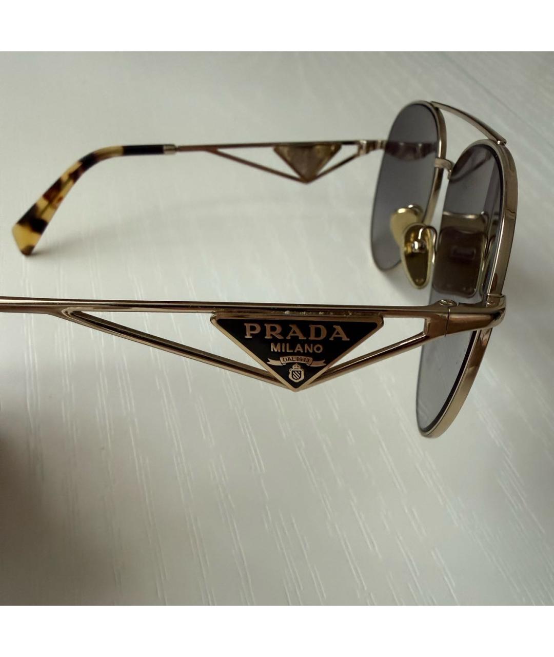 PRADA Золотые металлические солнцезащитные очки, фото 3