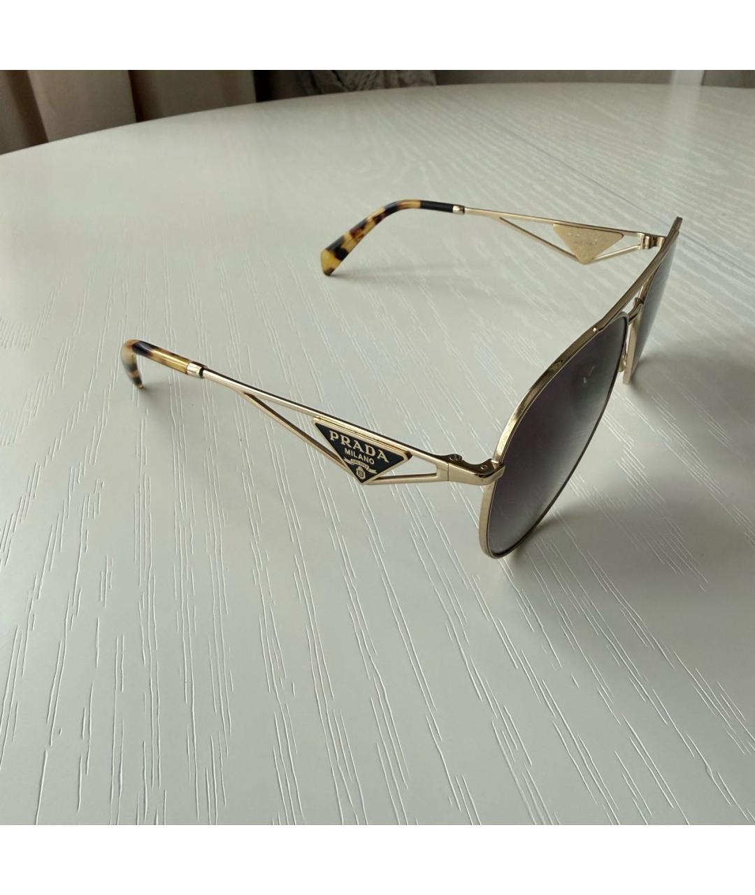PRADA Золотые металлические солнцезащитные очки, фото 2