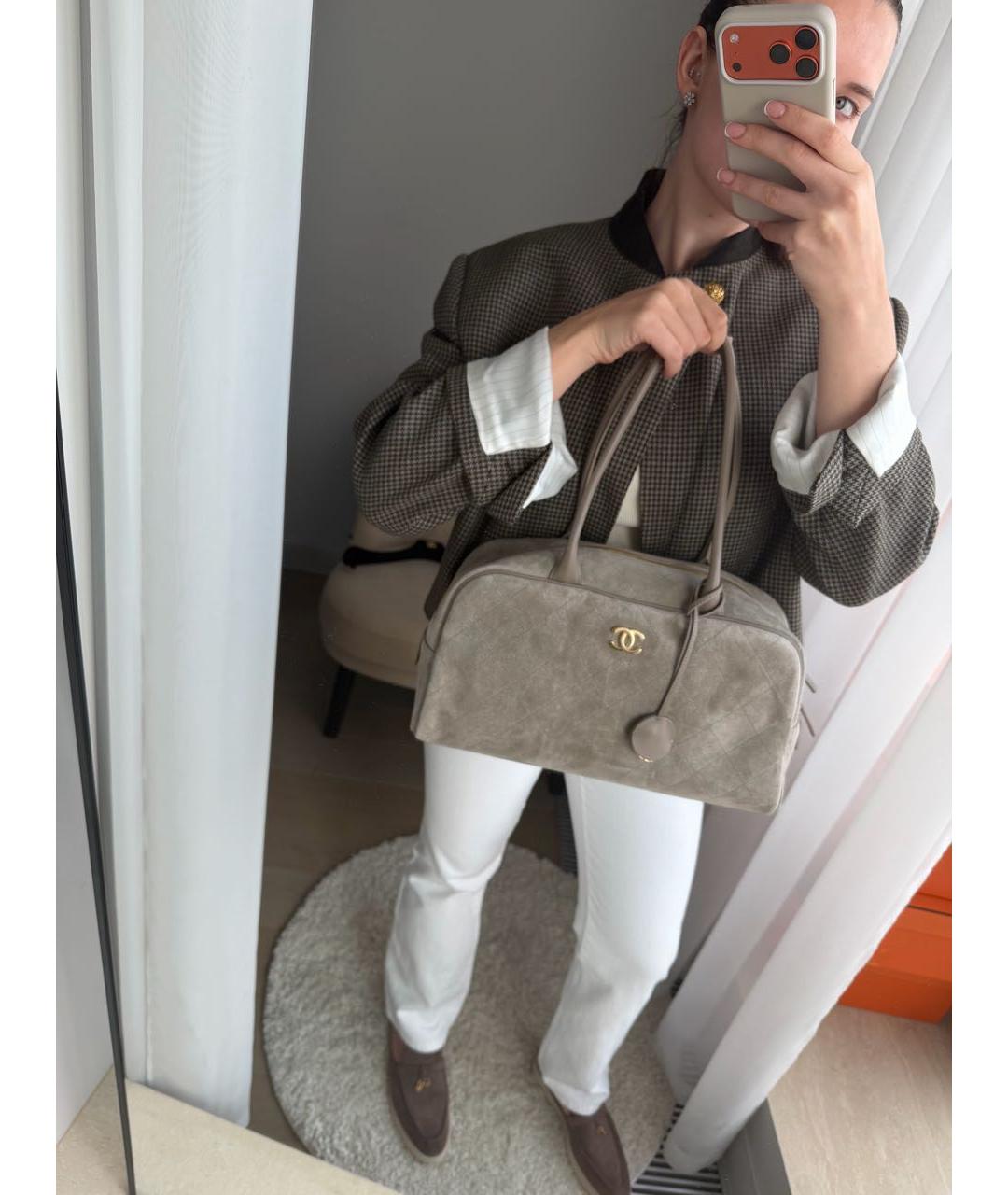 CHANEL Бежевая замшевая сумка с короткими ручками, фото 6