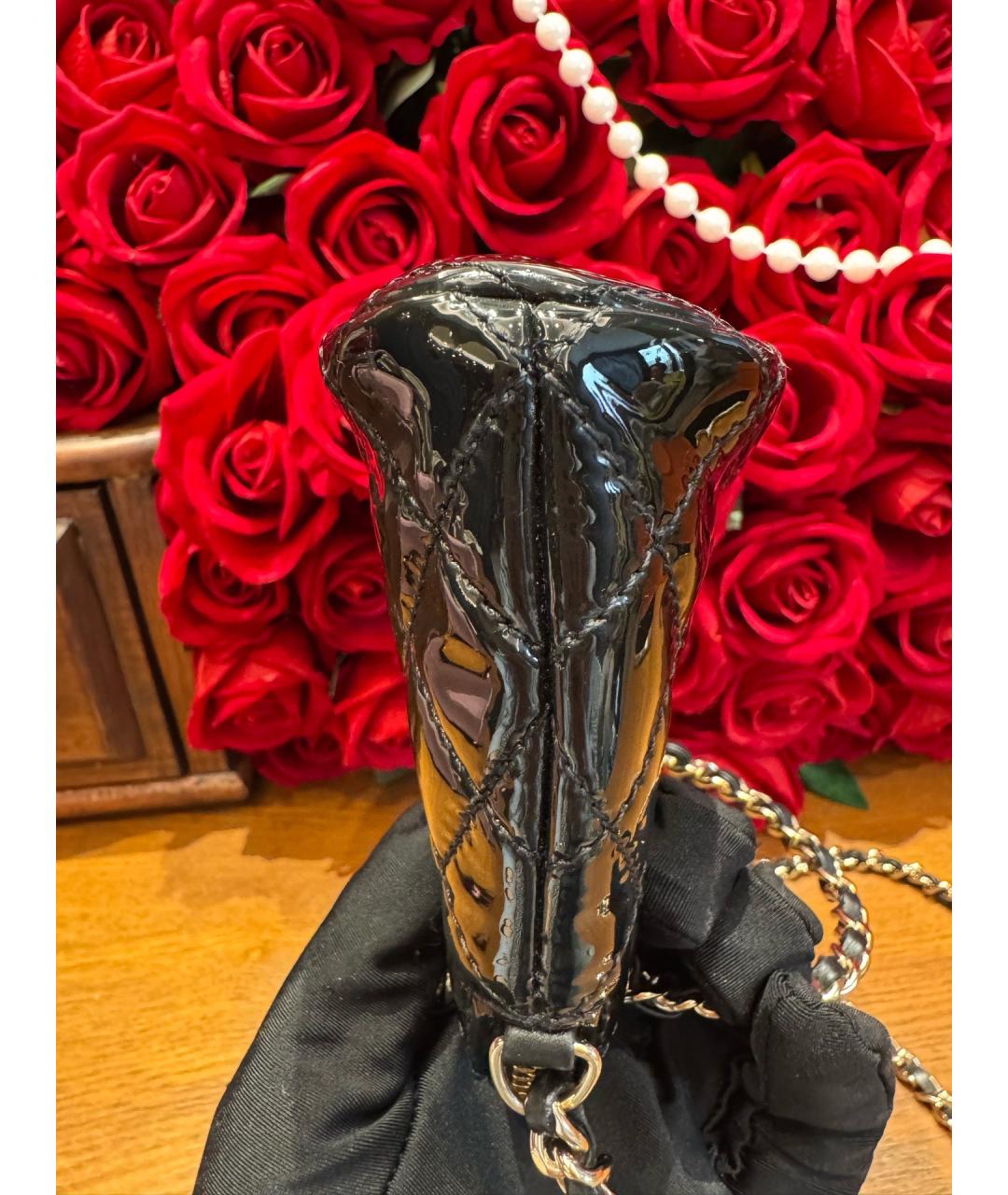 CHANEL Черная сумка с короткими ручками из лакированной кожи, фото 6