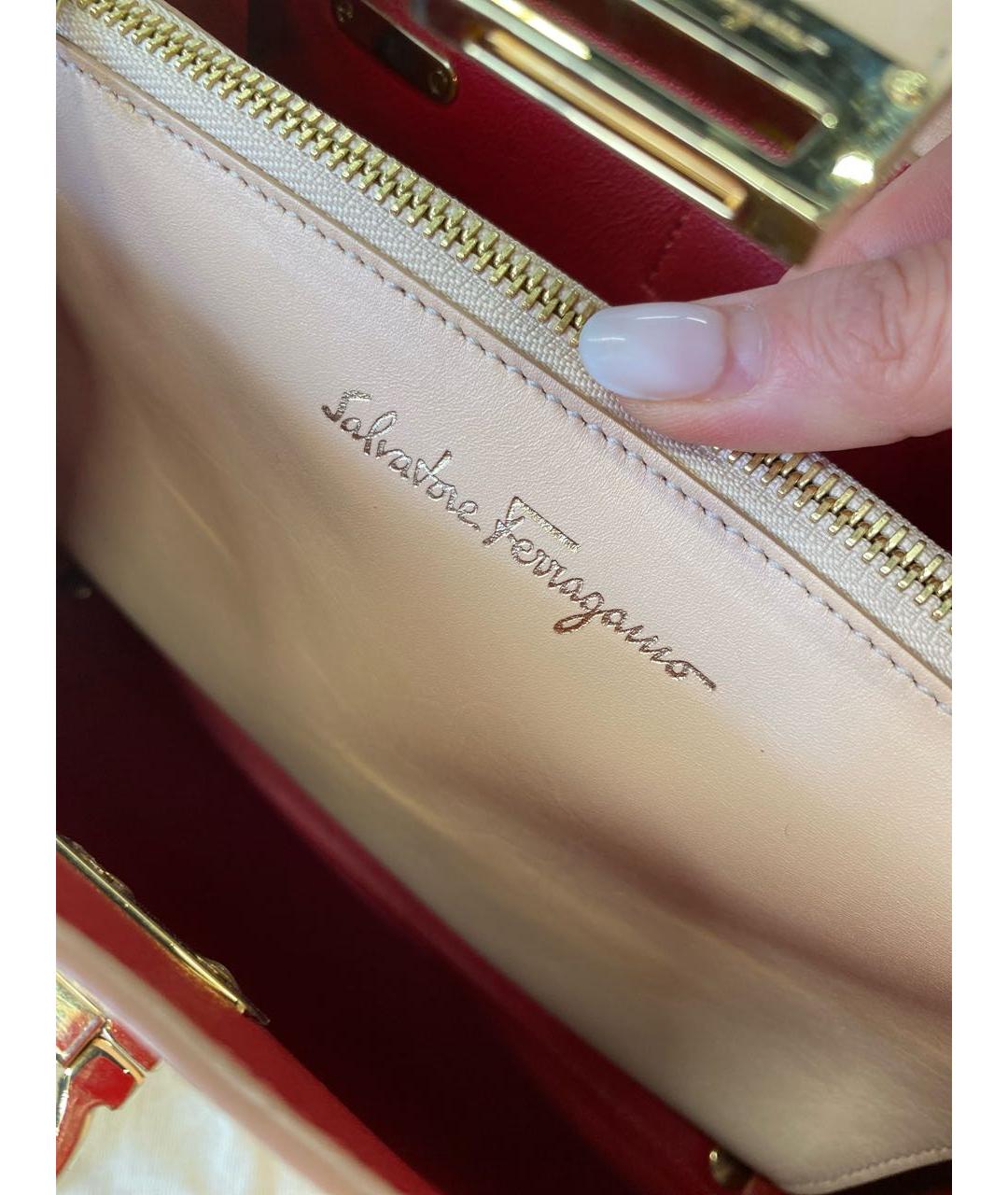 FERRAGAMO Бежевая кожаная сумка тоут, фото 6