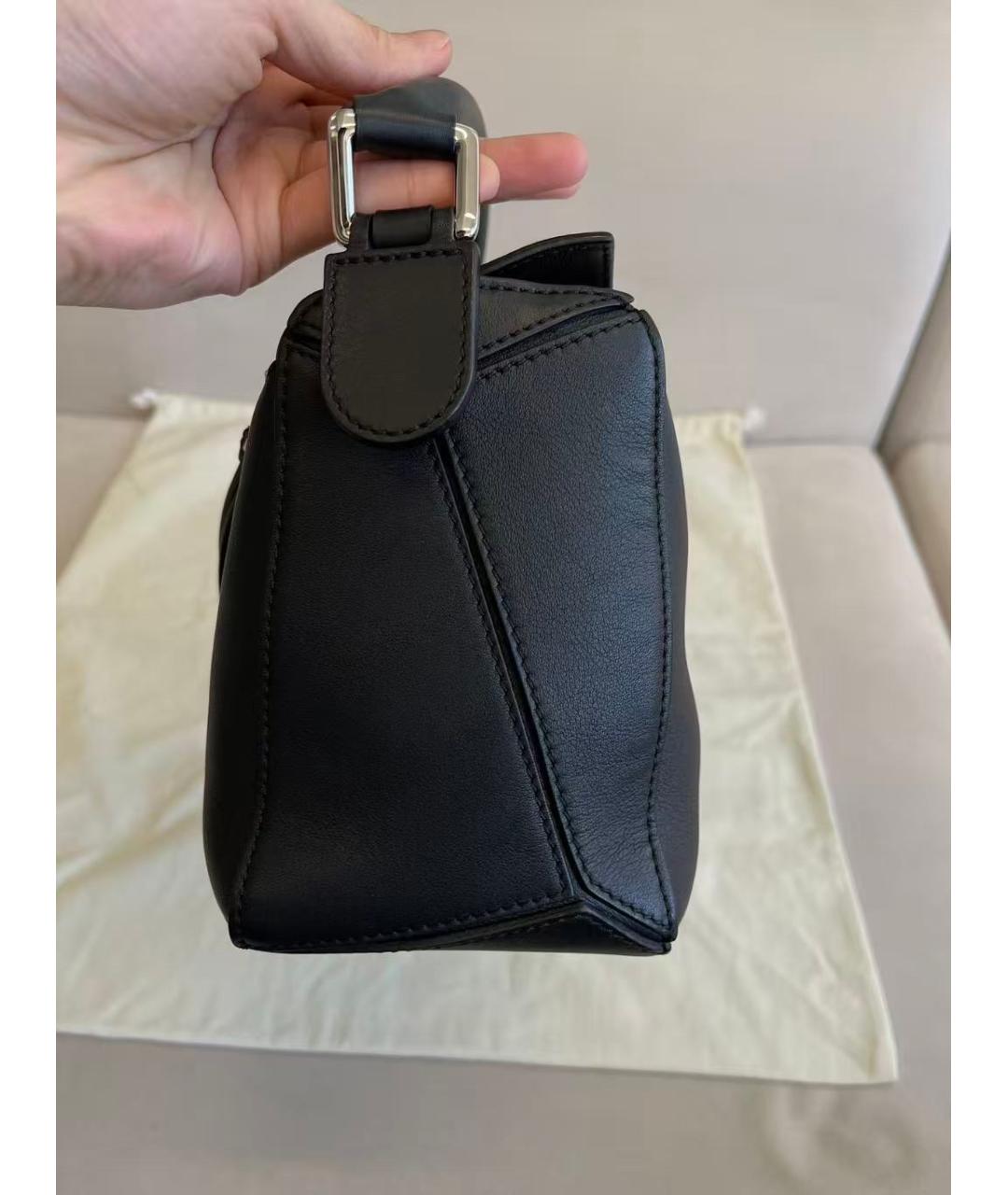 LOEWE Черная кожаная сумка с короткими ручками, фото 4