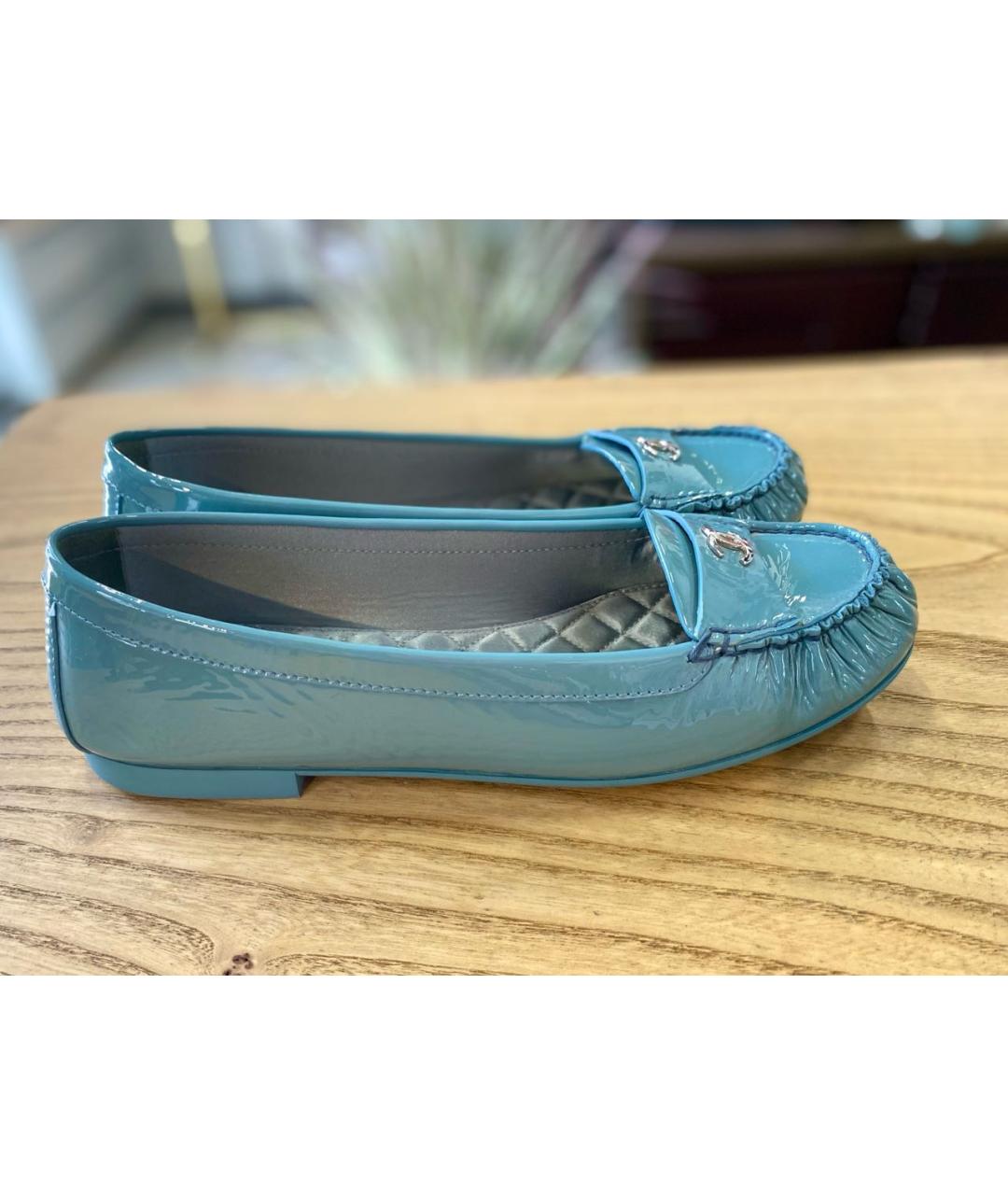 CHANEL Бирюзовые мокасины из лакированной кожи, фото 7