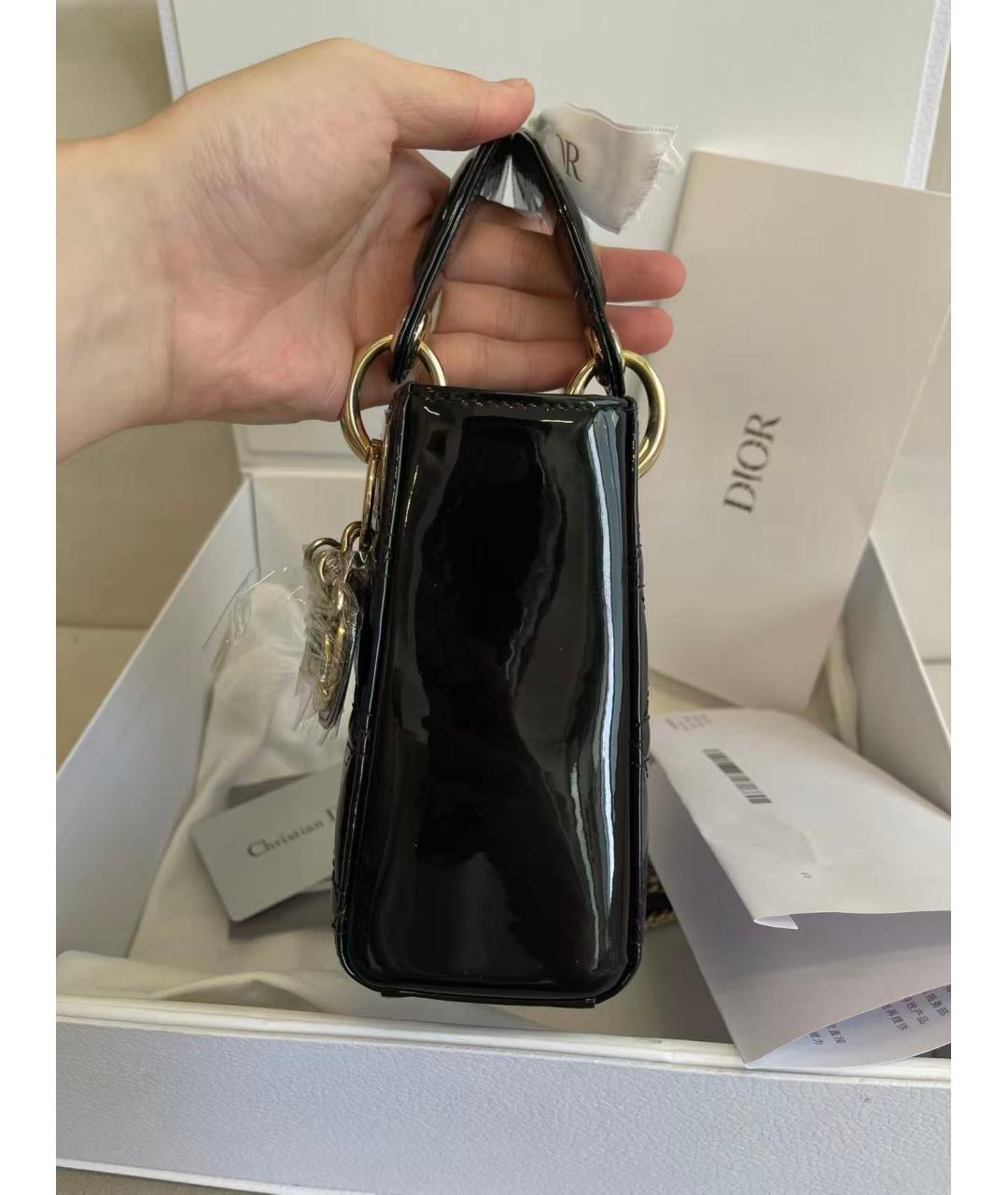CHRISTIAN DIOR Черная сумка с короткими ручками из лакированной кожи, фото 4
