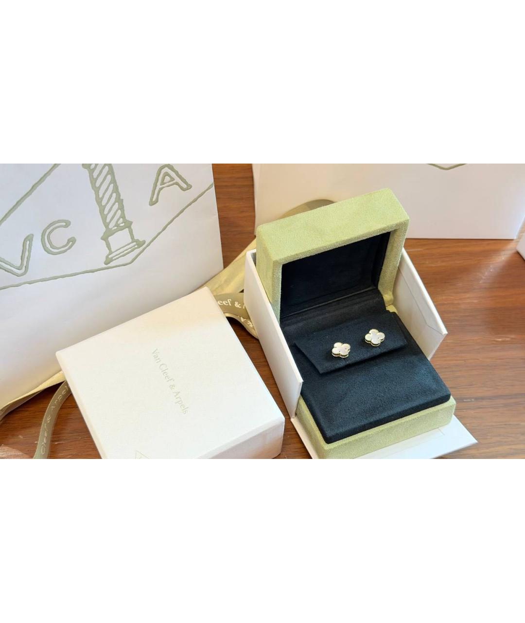 VAN CLEEF & ARPELS Белые серьги из желтого золота, фото 5