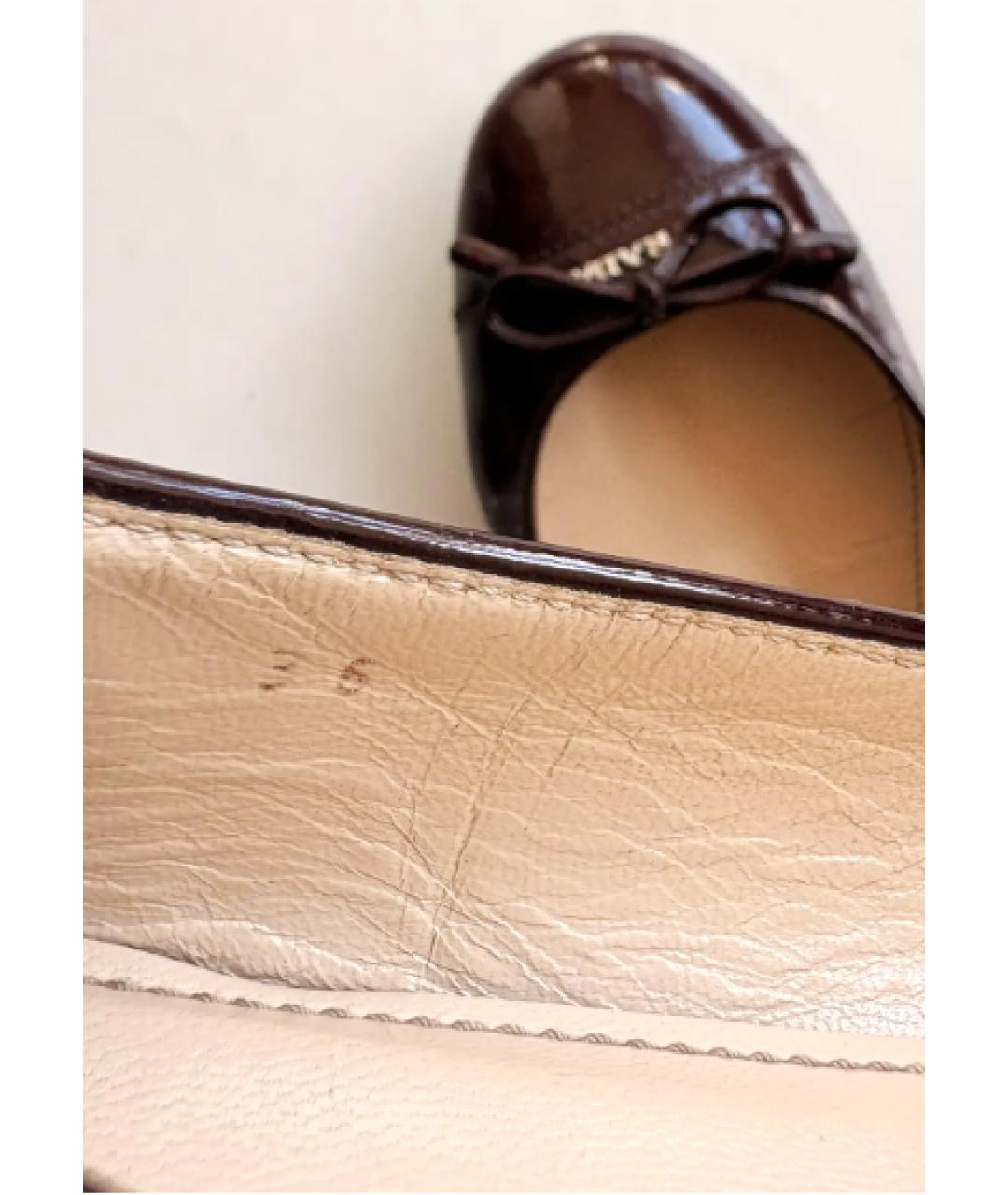 PRADA Коричневые балетки из лакированной кожи, фото 6