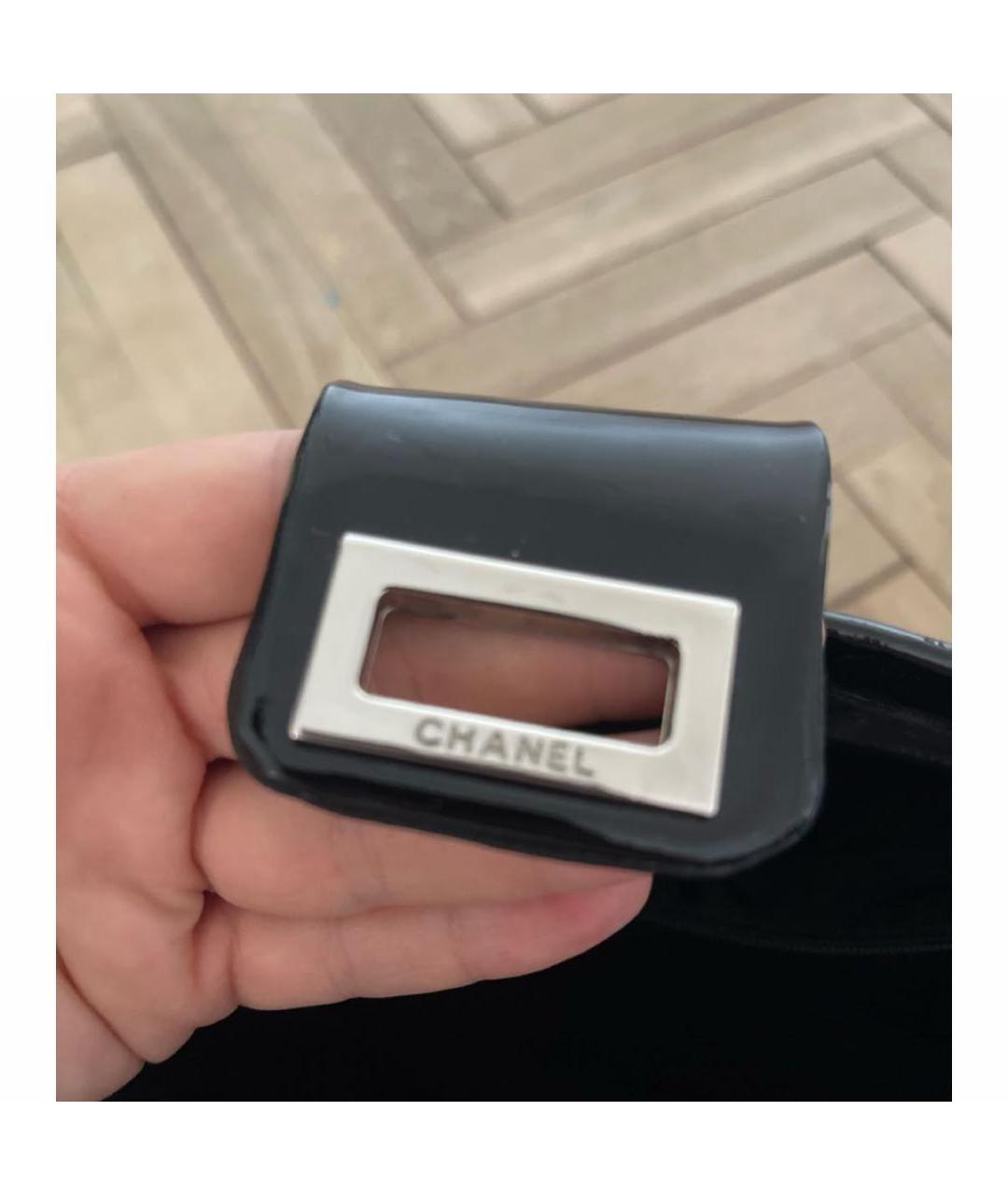 CHANEL Черная сумка тоут из лакированной кожи, фото 5