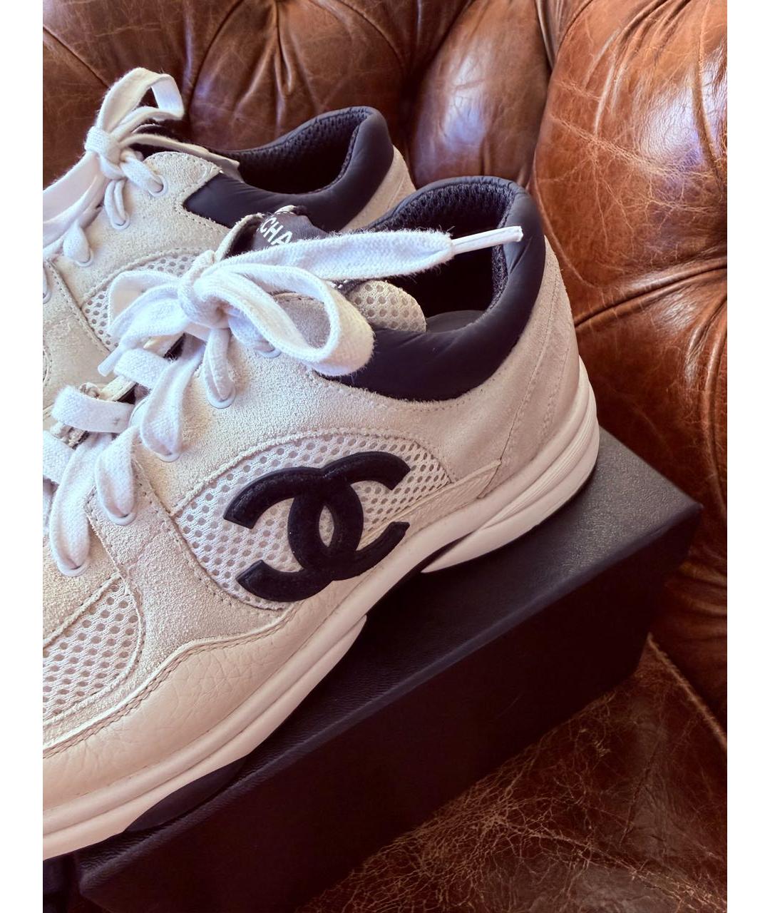 CHANEL Белые кожаные кроссовки, фото 2