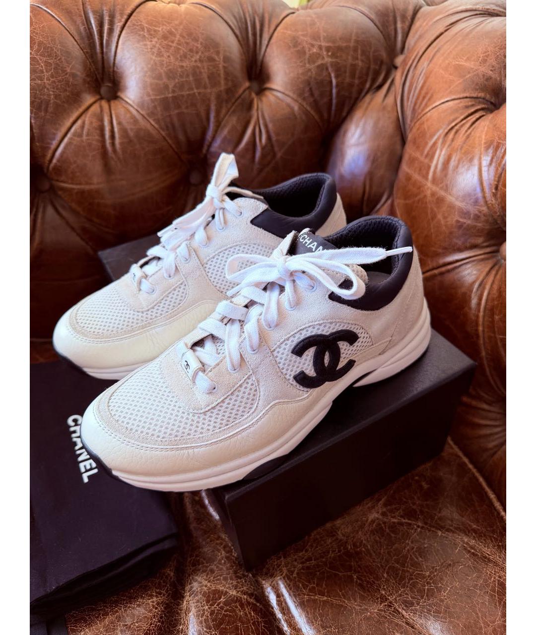 CHANEL Белые кожаные кроссовки, фото 3