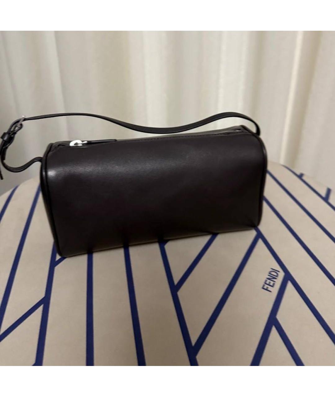 THE ROW Черная кожаная сумка с короткими ручками, фото 4