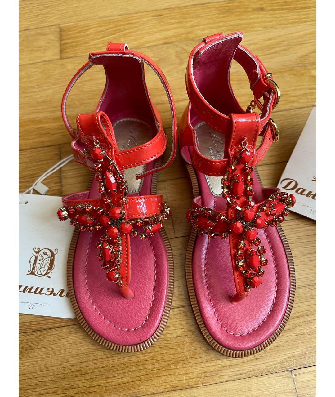 MISS BLUMARINE Красные кожаные сандалии и шлепанцы, фото 2