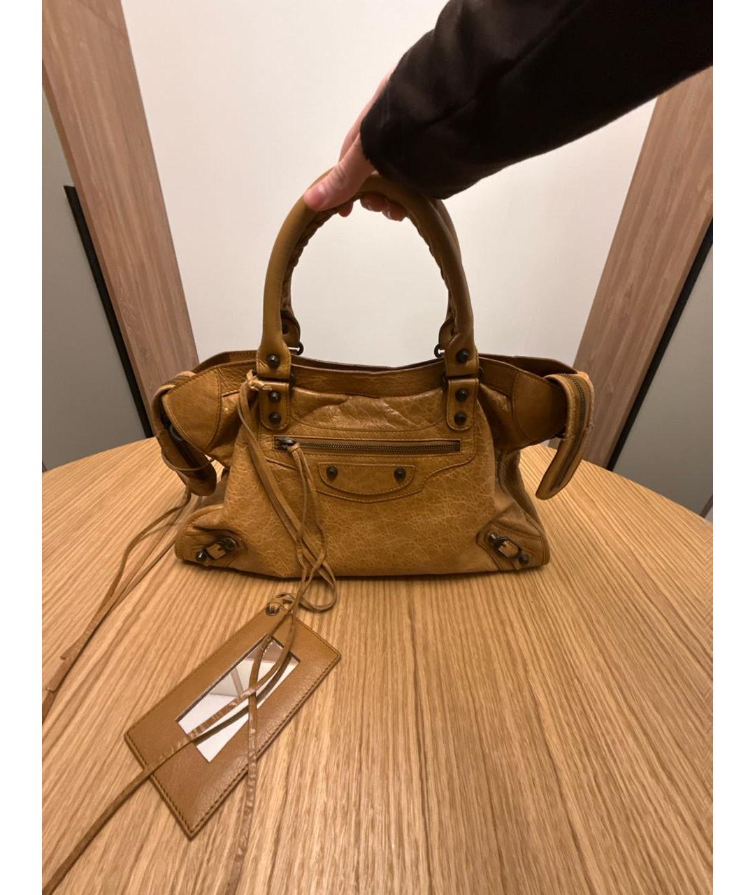 BALENCIAGA Коричневая кожаная сумка с короткими ручками, фото 6