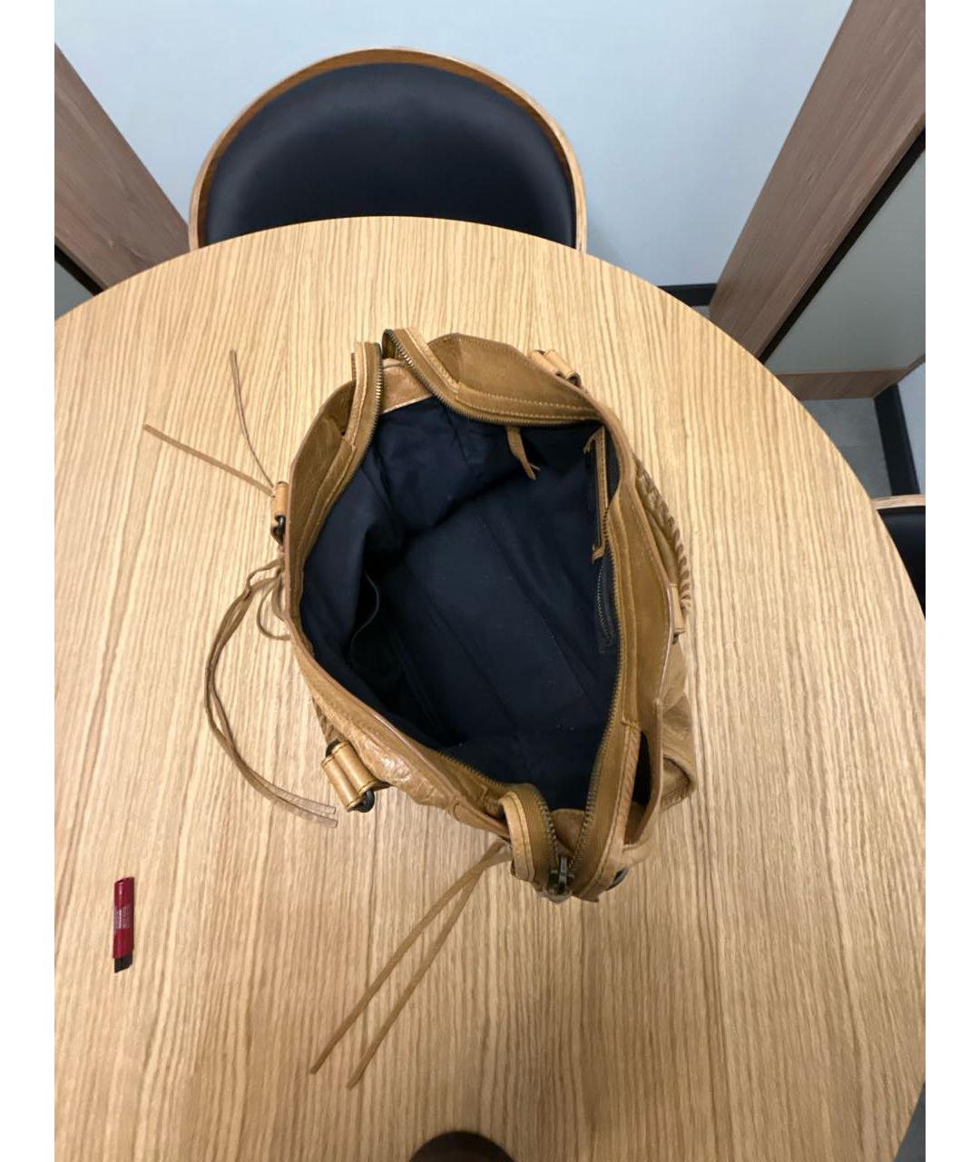 BALENCIAGA Коричневая кожаная сумка с короткими ручками, фото 4