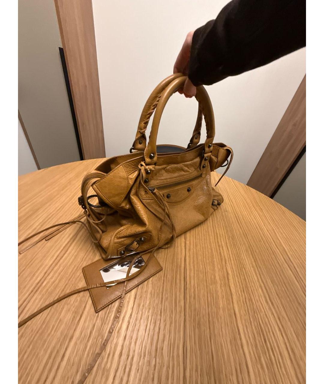 BALENCIAGA Коричневая кожаная сумка с короткими ручками, фото 2