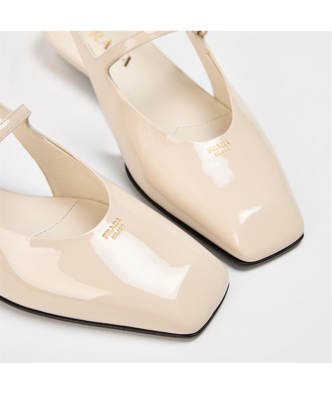 PRADA Бежевые босоножки из лакированной кожи, фото 2