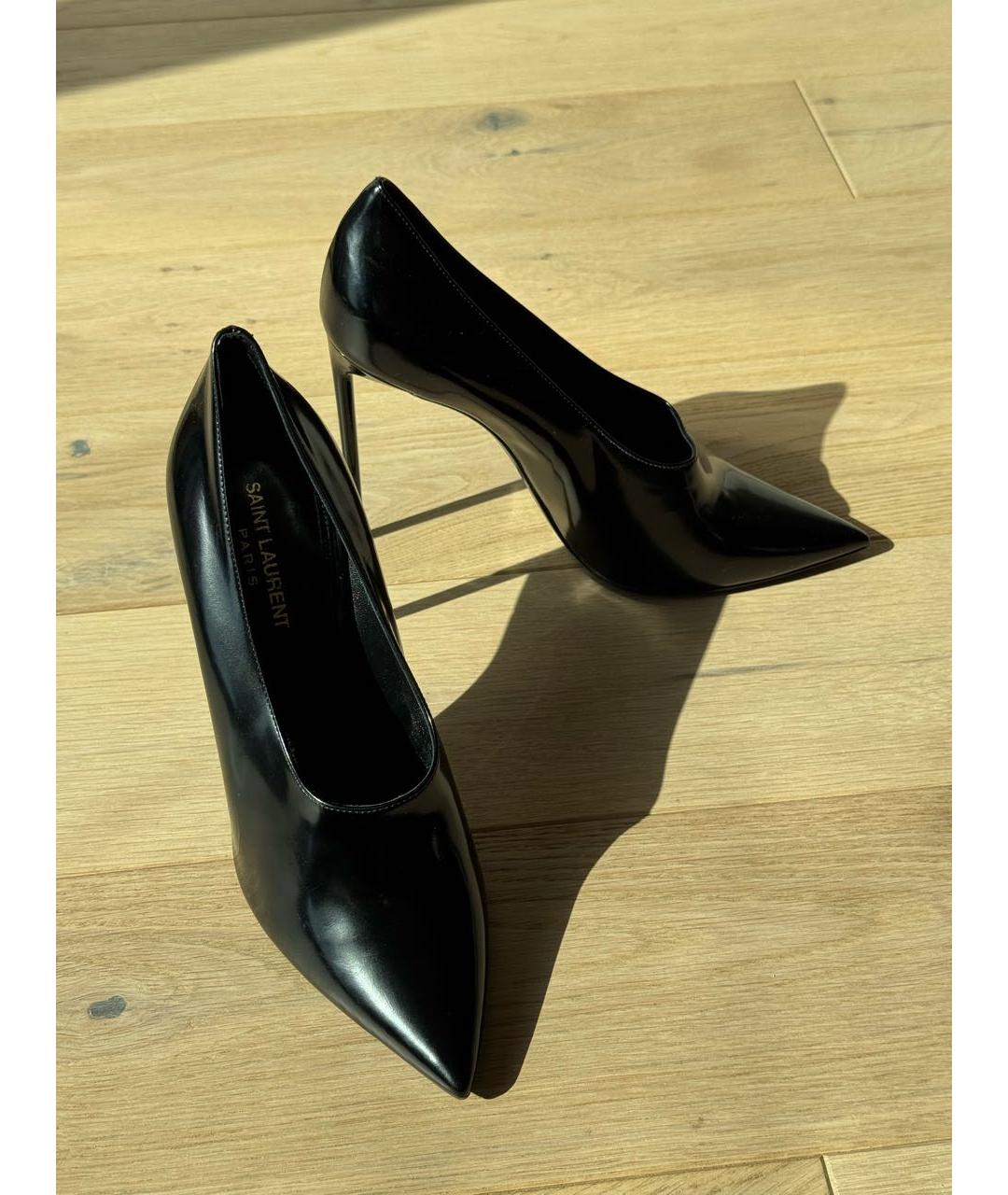 SAINT LAURENT Черные босоножки из лакированной кожи, фото 3