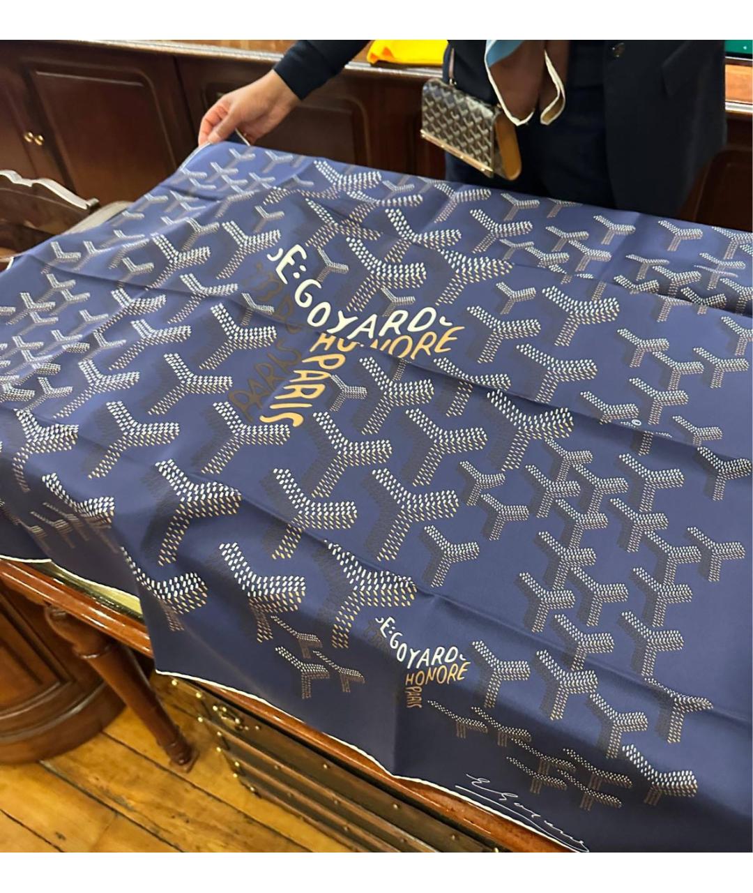 GOYARD Синий шелковый платок, фото 2