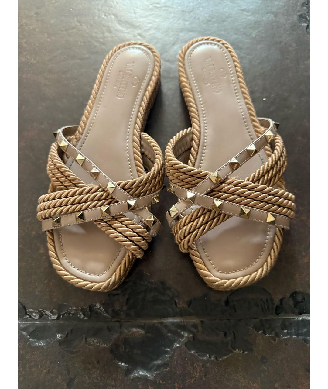VALENTINO Бежевые шлепанцы, фото 2