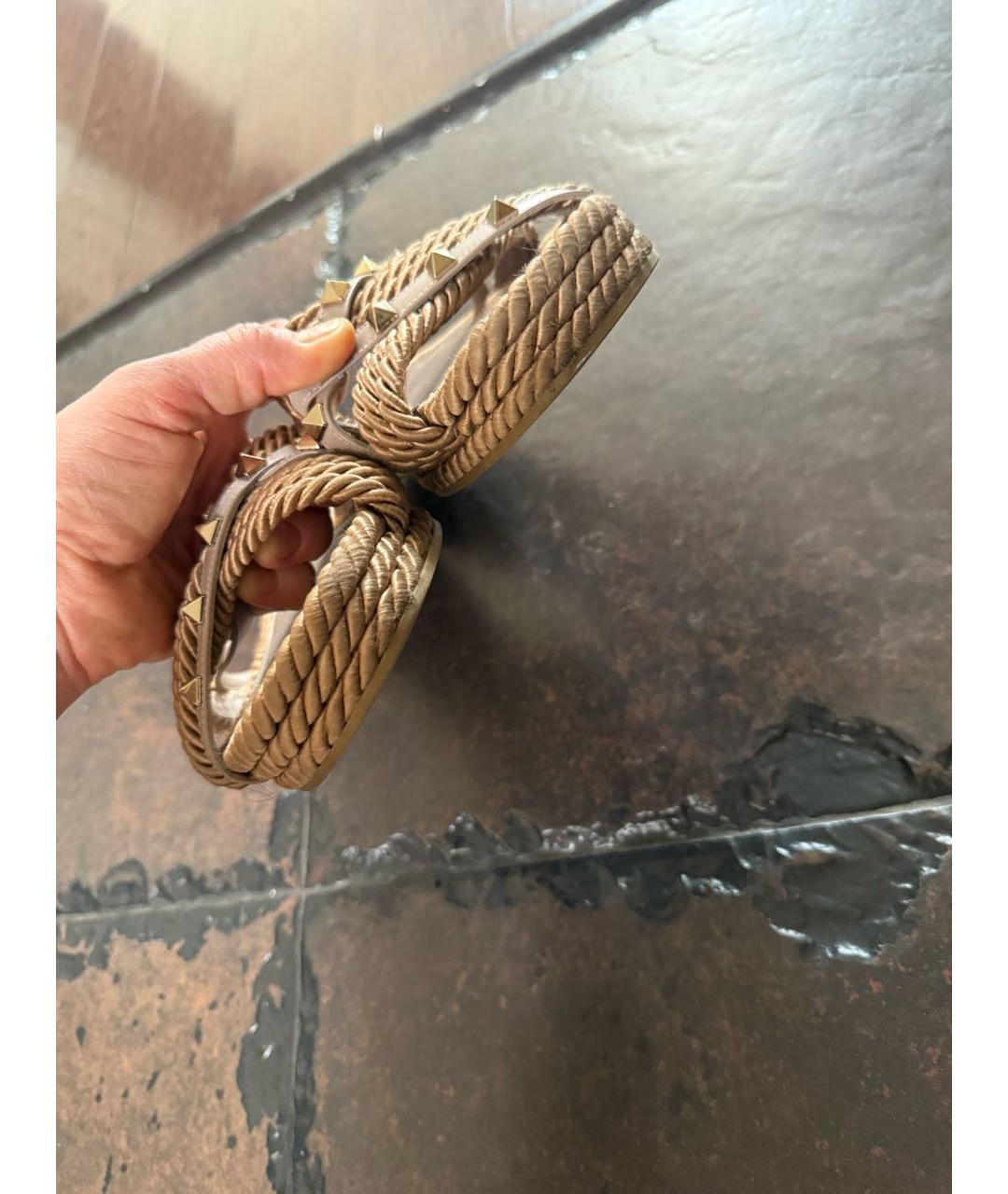 VALENTINO Бежевые шлепанцы, фото 4