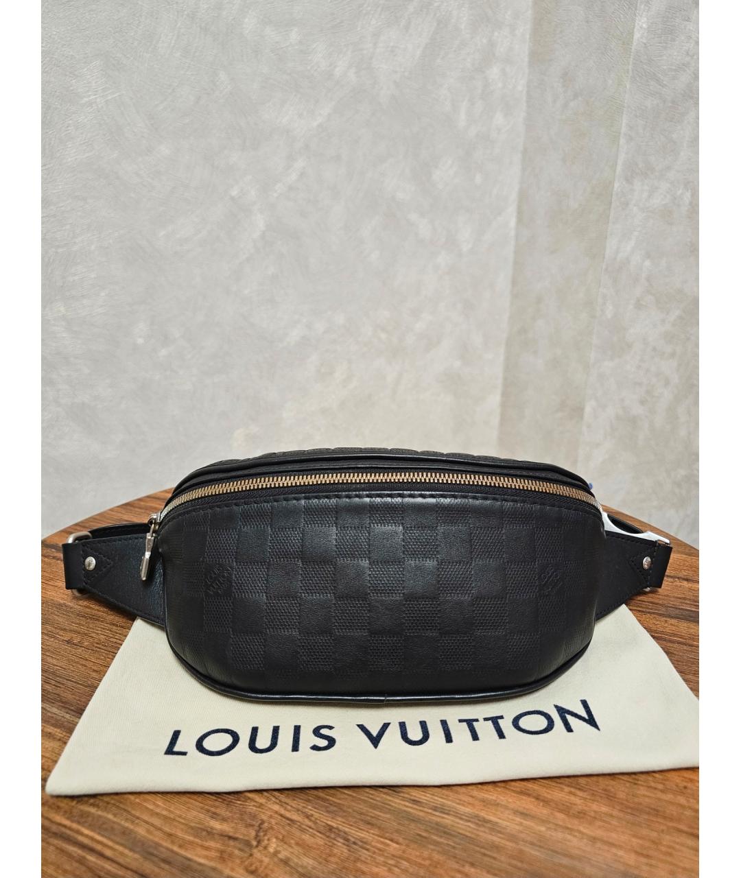 LOUIS VUITTON Черная кожаная поясная сумка, фото 10