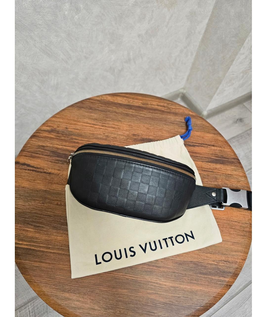 LOUIS VUITTON Черная кожаная поясная сумка, фото 2